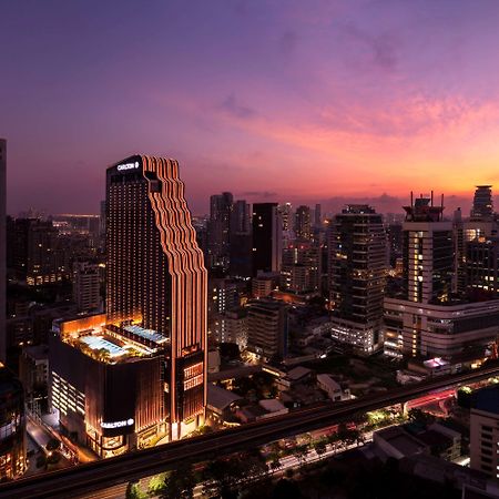 Carlton Hotel Bangkok Sukhumvit Luaran gambar The hotel at night