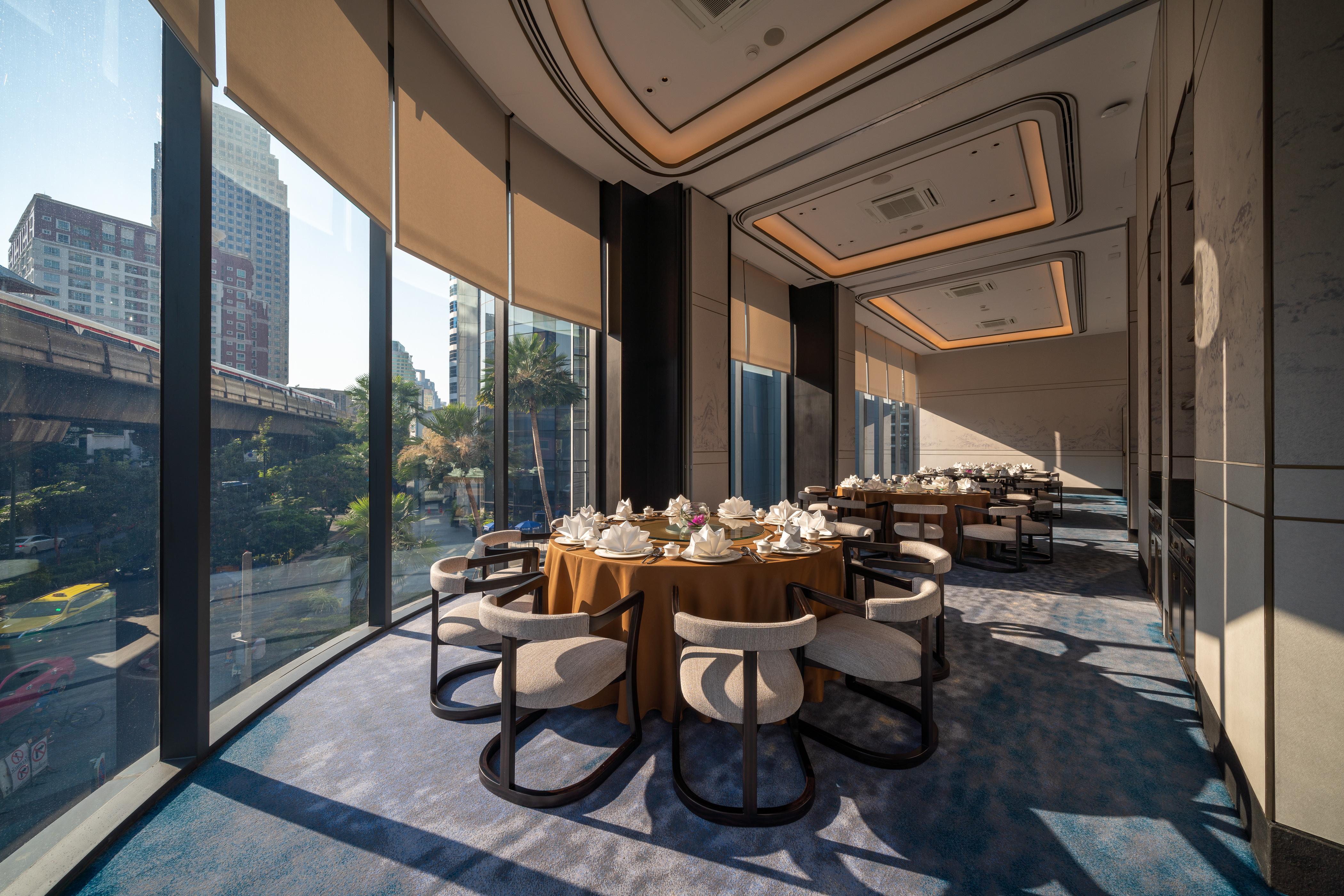 Carlton Hotel Bangkok Sukhumvit Luaran gambar The interior of the restaurant