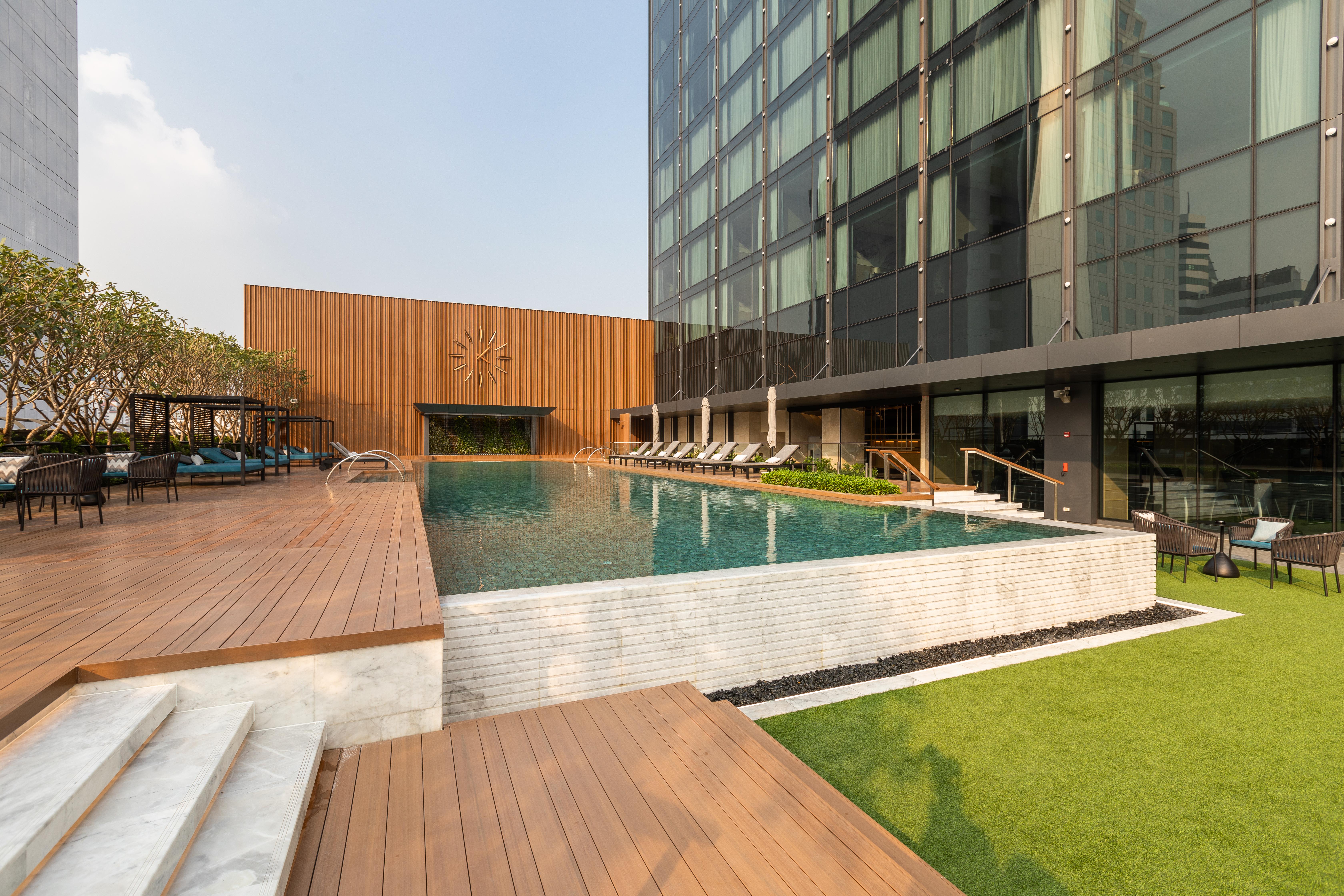 Carlton Hotel Bangkok Sukhumvit Luaran gambar The hotel's pool